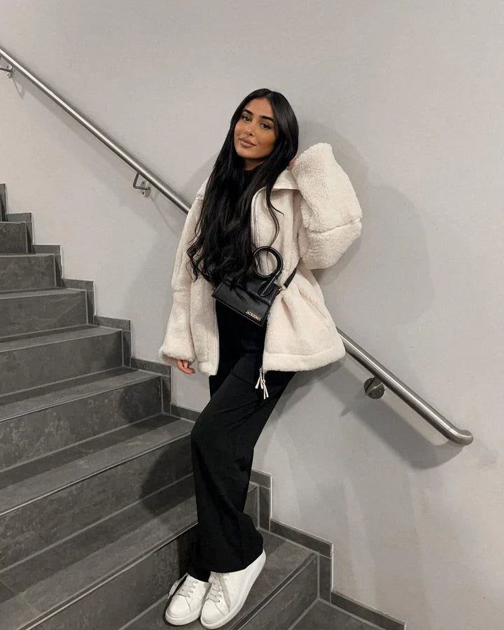 Amara™ – Soft Teddy Coat