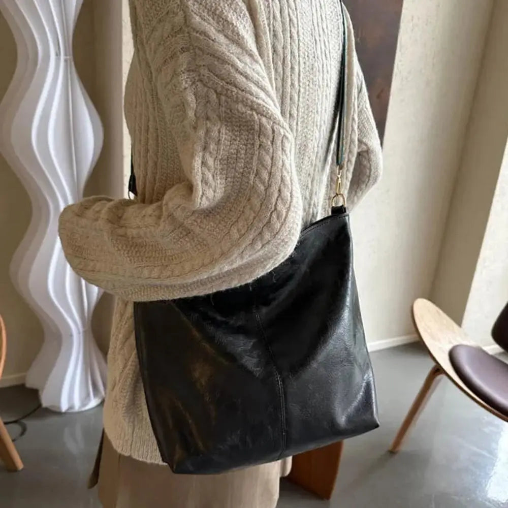 Alexis - Vintage Leather Bucket Bag for Daily Use