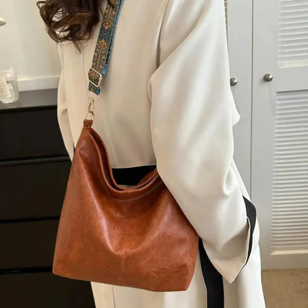 Alexis - Vintage Leather Bucket Bag for Daily Use