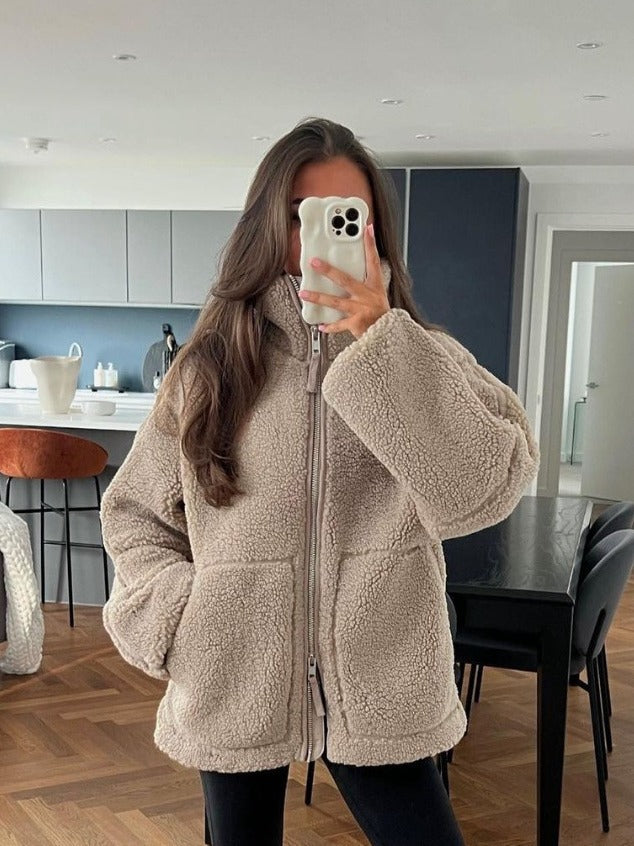 Amara™ – Soft Teddy Coat