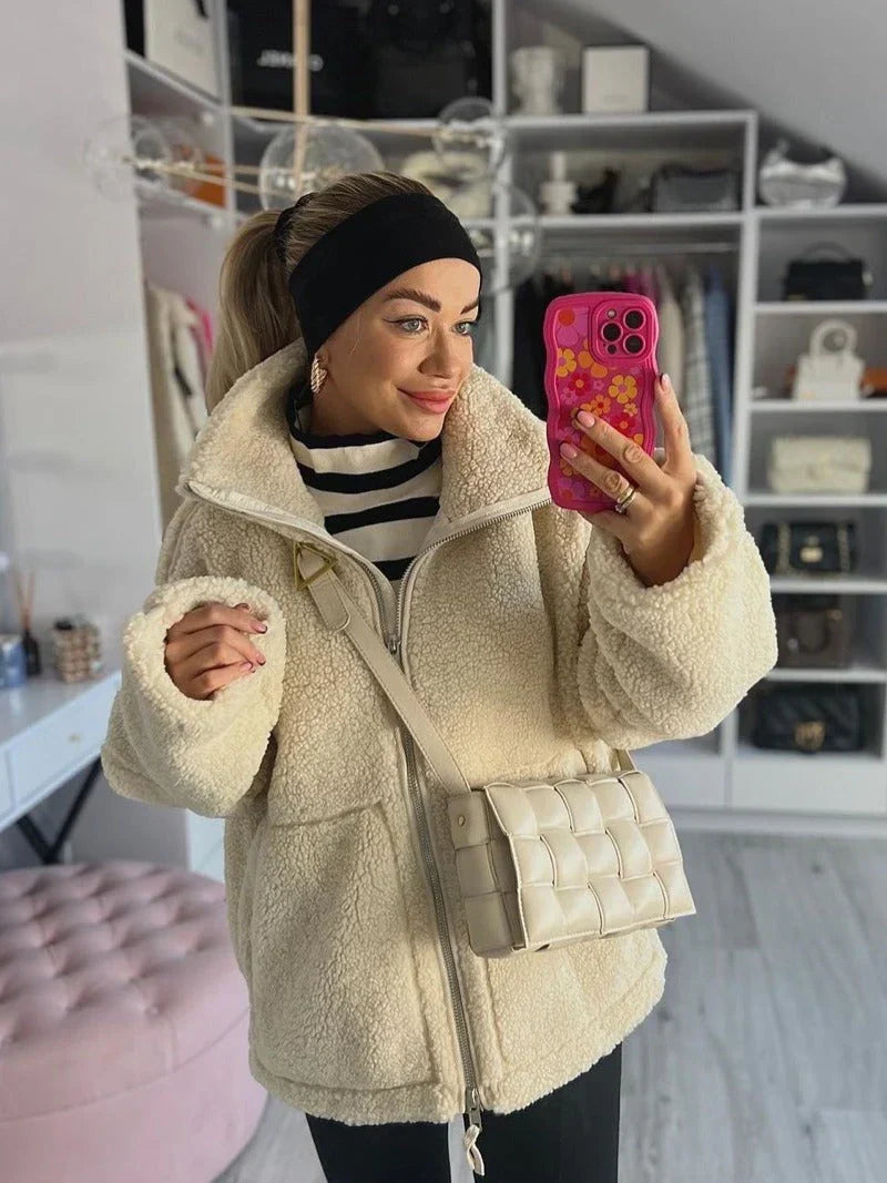 Amara™ – Soft Teddy Coat